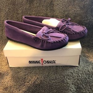 Minnetonka Kilty Purple Moccasins 🌻